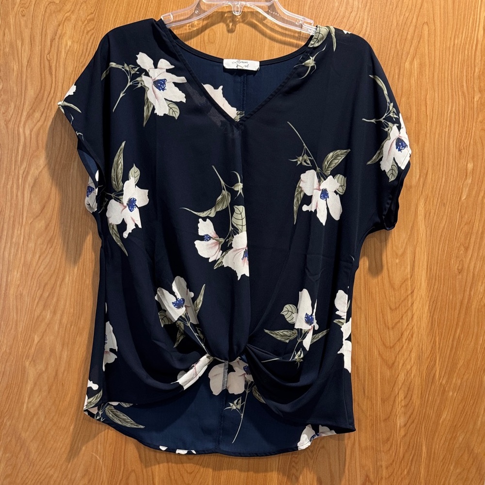 Floral Twist-Front V-Neck Top in Navy